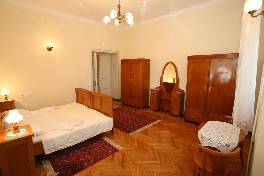 Apartment & Rooms Three Angels Baska  Room photo