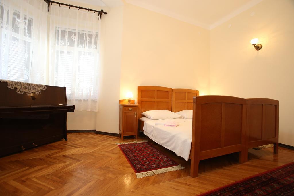 Apartment & Rooms Three Angels Baska  Room photo