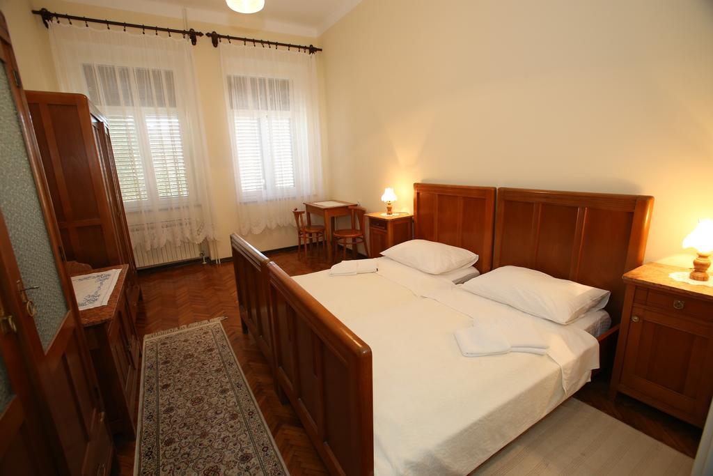 Apartment & Rooms Three Angels Baska  Room photo