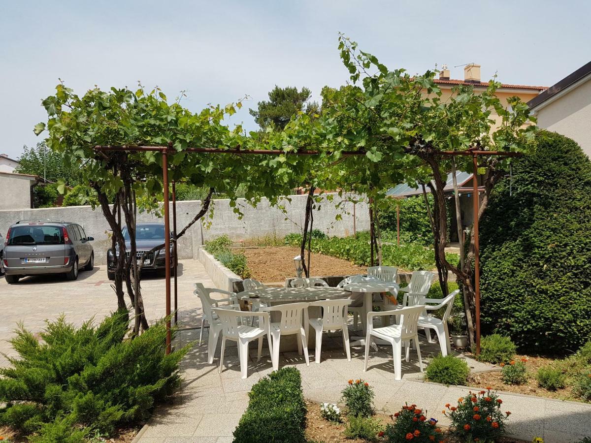Apartment & Rooms Three Angels Baska  Exterior photo