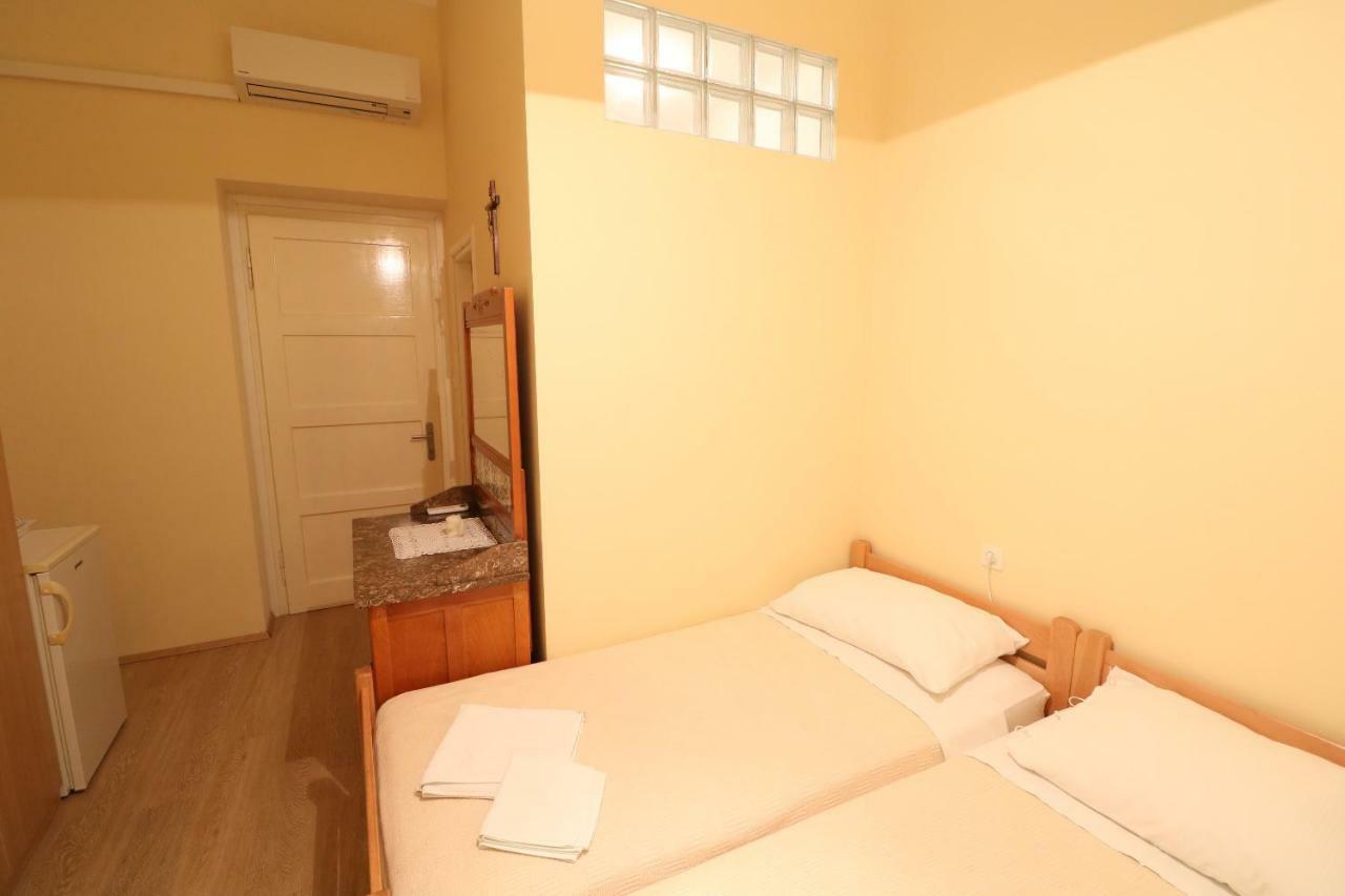 Apartment & Rooms Three Angels Baska  Exterior photo
