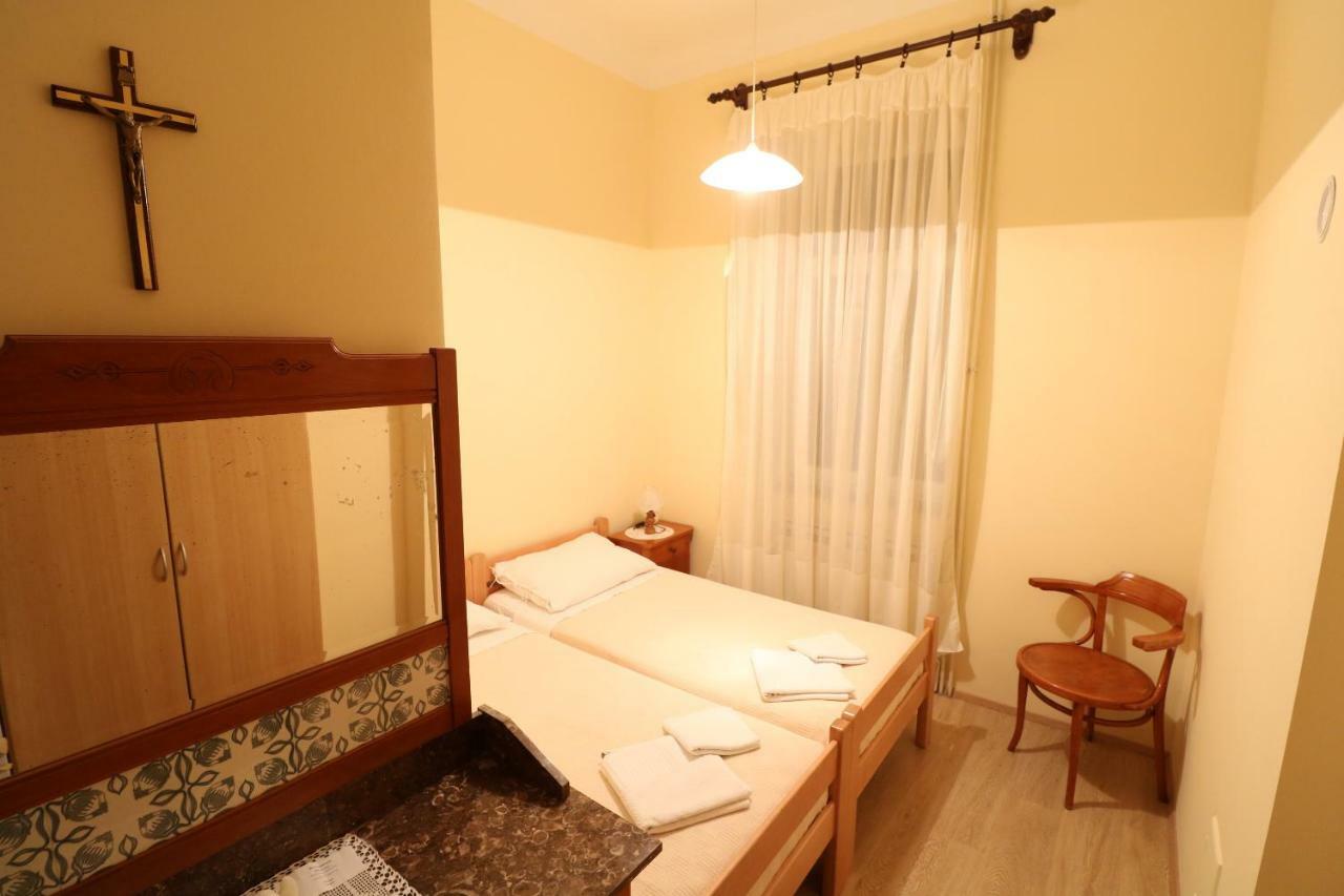 Apartment & Rooms Three Angels Baska  Exterior photo