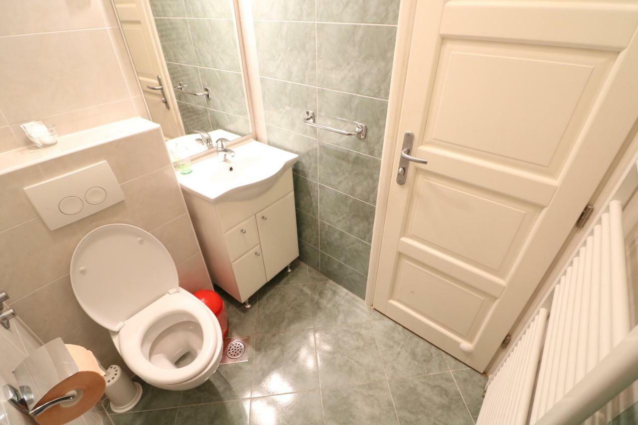 Apartment & Rooms Three Angels Baska  Room photo